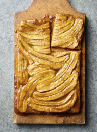 Tray Baked Salted Caramel Banana Tart Tatin 