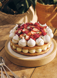 Mille-feuille Cake with Summer Berries and White Chocolate Cream 