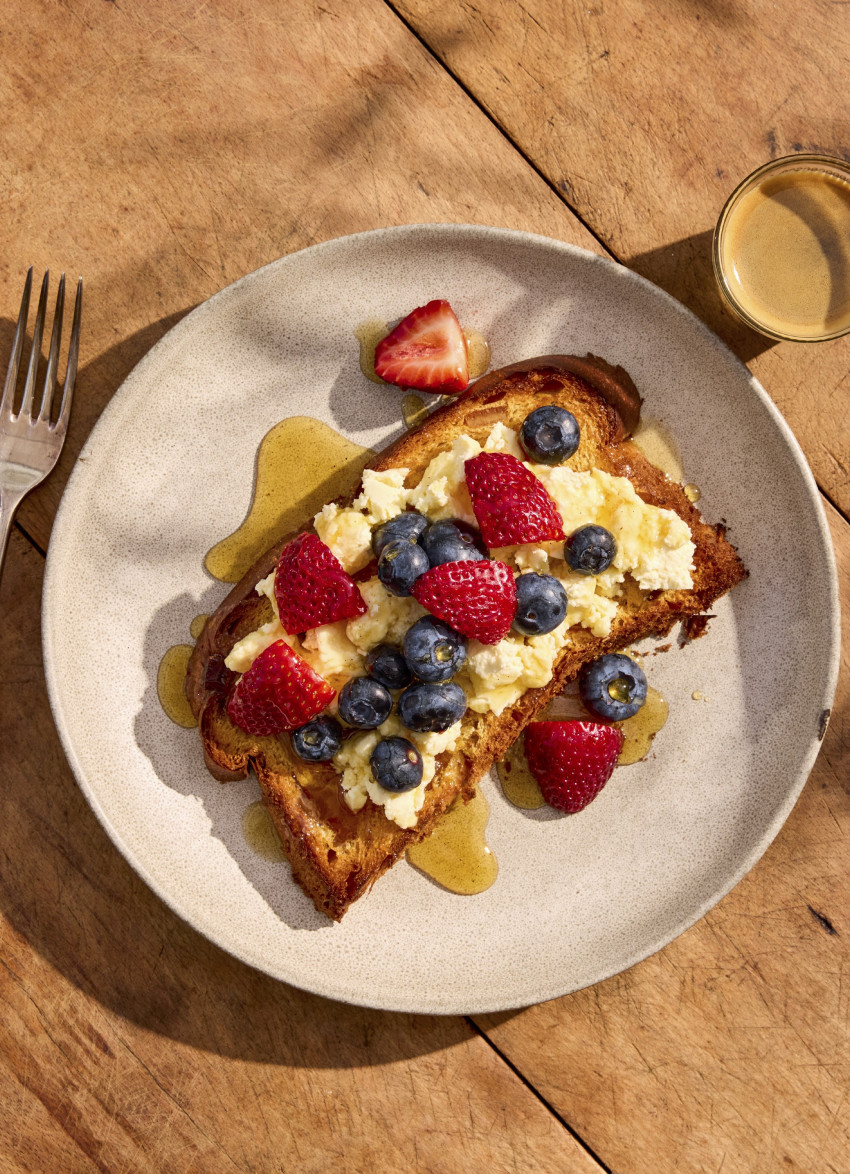 TOASTED PANETTONE WITH RICOTTA, SUMMER BERRIES AND HONEY SYRUP