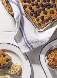 Blueberry, Lemon and Banana Tray Cake 