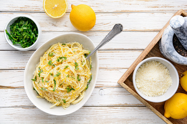 Spaghetti with creamy lemon sauce starter 