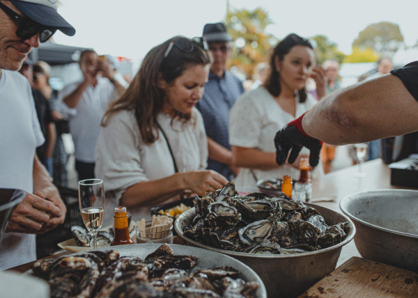 Advintage Oyster & Whitebait Street Bar
