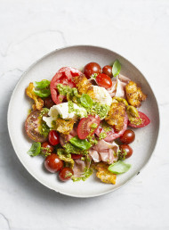 Croutons, Fresh Tomato, Prosciutto and Mozzarella Salad