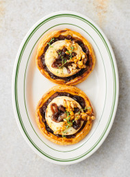 Goat’s Cheese, Sticky Walnut and Caramelised Onion Tarts
