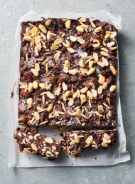 Salty Peanut, Raisin and Dark Chocolate Bars