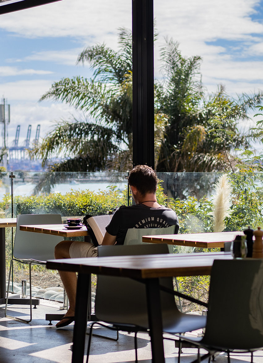 Orakei’s Ampersand Eatery Turns It Up For Spring with a Fresh New Menu!