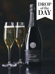 WHITEHAVEN “SAMANTHA” MÉTHODE SPARKLES WITH GOLD