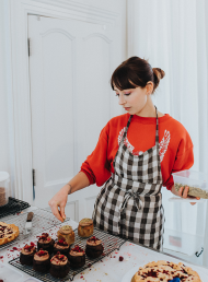 In the kitchen with Jordan Rondel, The Caker