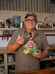 Everybody Eats fights food poverty with new “doggy bags”