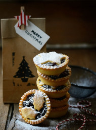 Christmas Mince Pies with White Chocolate and Cranberry 