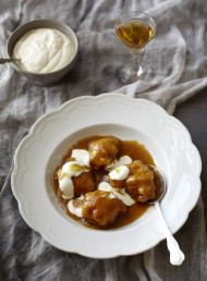 Lemon and Cinnamon Golden Syrup Dumplings 