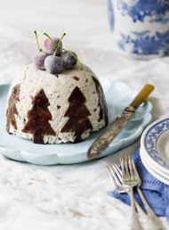 Sticky Ginger, Chocolate and Turkish Delight Christmas Bombe