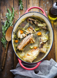 Pork Ribs in Pot with White Wine 
