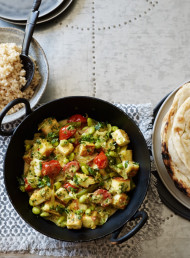 Paneer with Tomato, Cashew Nut and Onion Gravy