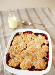 Tamarillo and Apple Cobbler