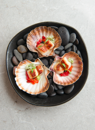 Sarah Tuck finds La Marée to be an exquisite place to spend an evening