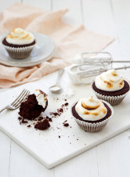 Dark Chocolate Vegan Cupcakes with Aquafaba Meringue