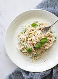 Creamy Cashew, Lemon and Pea Pasta