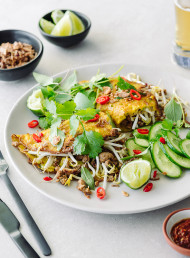 Crispy Rice Flour Crêpes with Caramelised Pork and Bean Sprouts (gf)