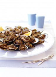 Mussels with Toasted Herb Crumbs